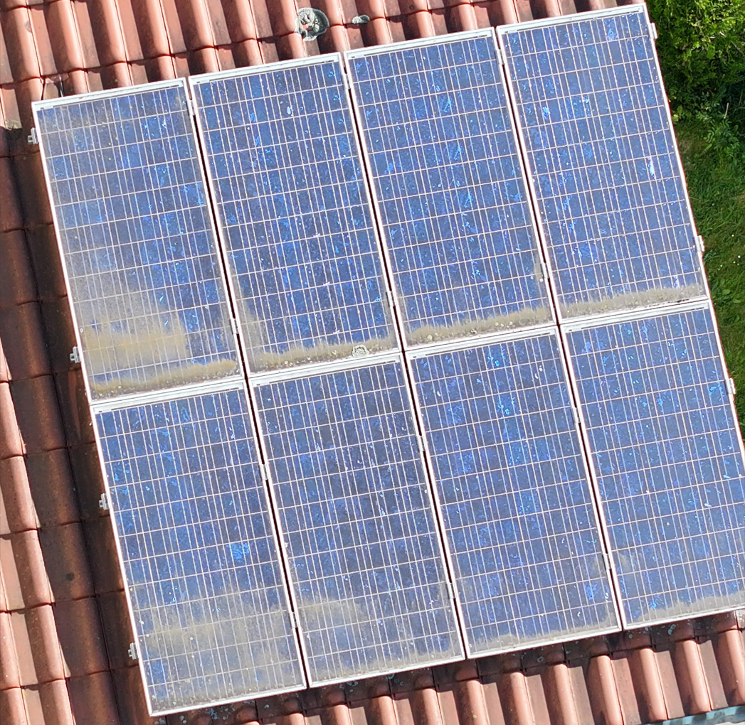 Solarmodule vor der Reinigung